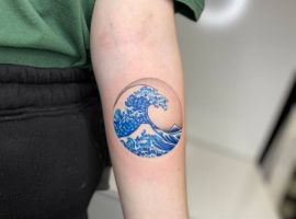 тату кольорове хвиля