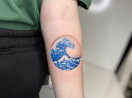 тату кольорове хвиля