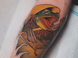 жаба тату кольорове