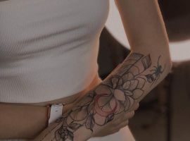 тату квіти віпшейдинг передпліччя