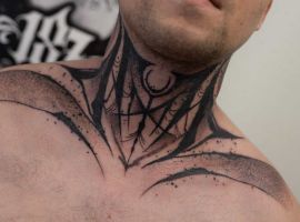 Професійне тату-майстерство Руслана в Тату Салон Альянс. Висока якість та унікальні дизайни для вашого стилю. на кадик тату на шию