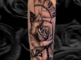 тату годинник троянда