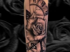 тату годинник троянда