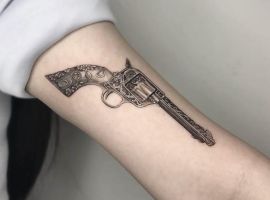 тату револьвер