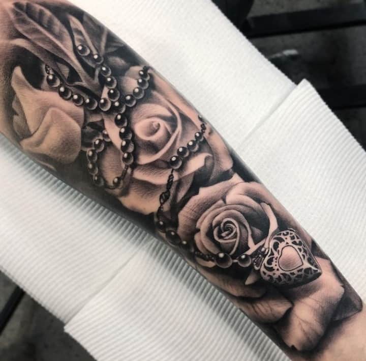 четки бусы розы тату