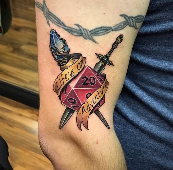 тату игральные кости на руке