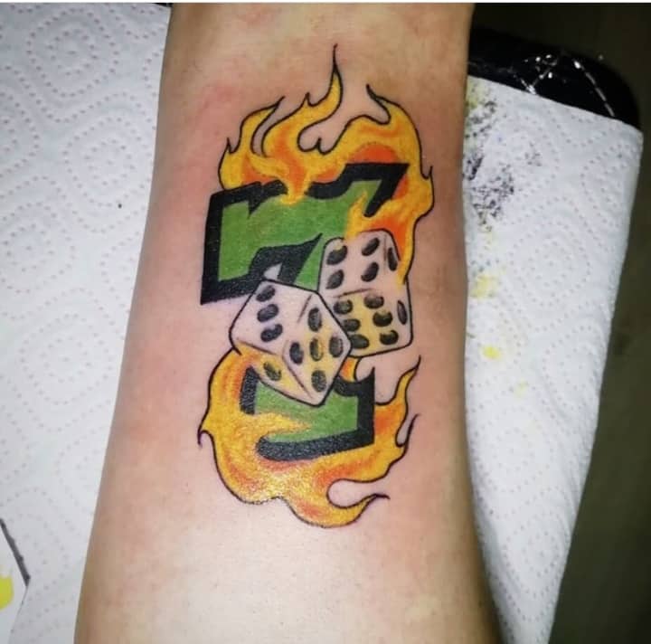 тату игральные кости цветная