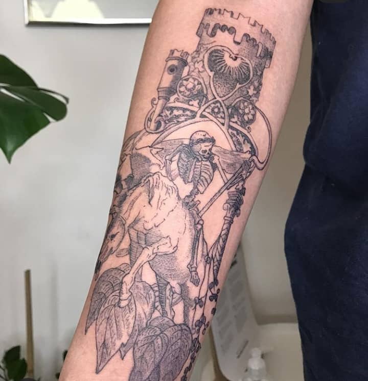 Тату замок на руке