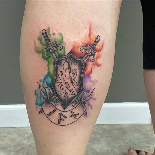 Тату щит и мечи