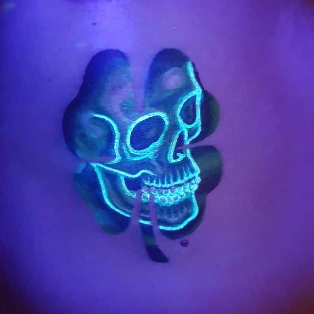 уф тату череп